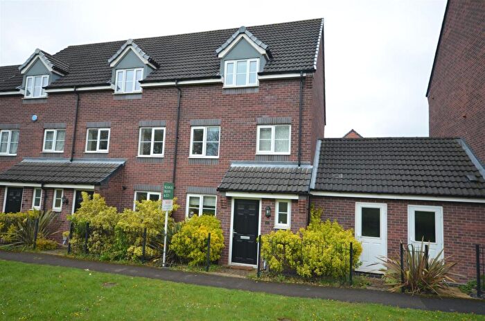 3 Bedroom Detached House To Rent In College Green Walk, Mickleover, Derby, DE3