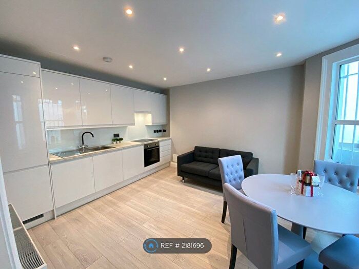 2 Bedroom Flat To Rent In Overstone Road, London, W6