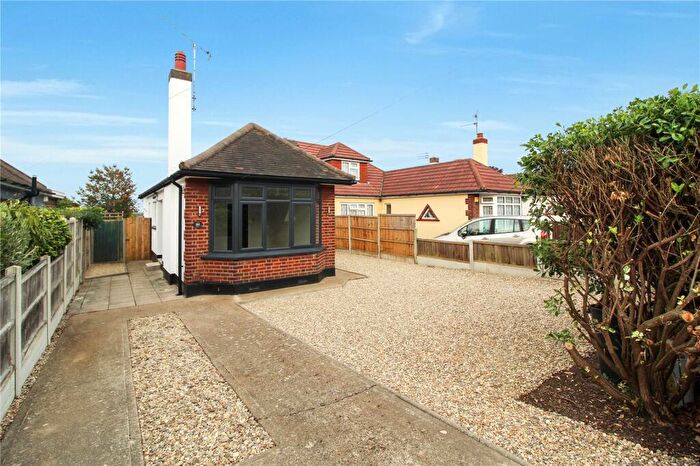 3 Bedroom Bungalow For Sale In Bridgwater Drive, Westcliff-on-Sea, Essex, SS0