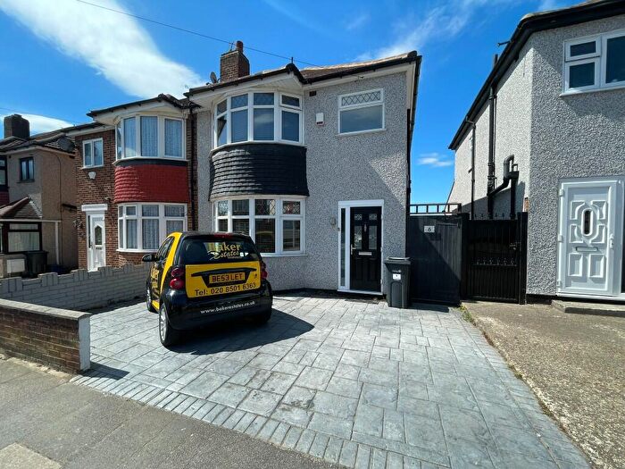 3 Bedroom End Of Terrace House To Rent In Penrith Road, Ilford, London, IG6