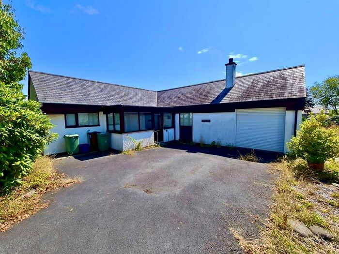 Houses for sale in Criccieth, Gwynedd
