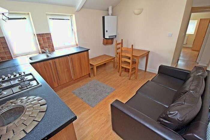 2 Bedroom Flat To Rent In Richmond Road, Roath, Cardiff, CF24