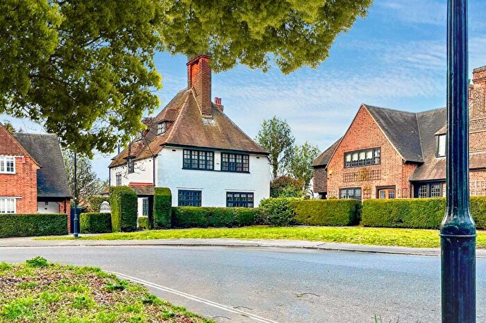 4 Bedroom Detached House For Sale In Reed Pond Walk, Gidea Park Exhibition Estate, RM2