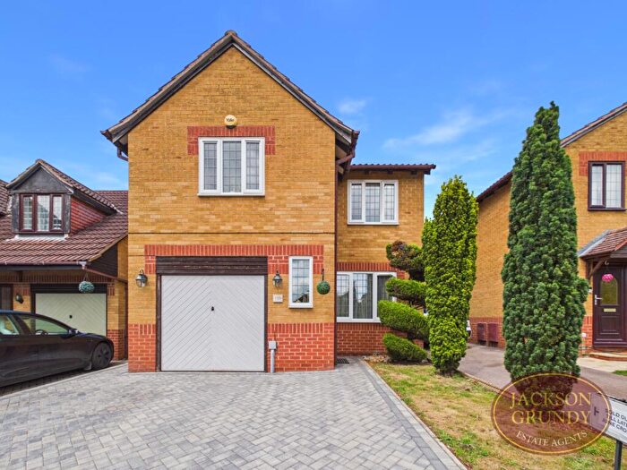 3 Bedroom Detached House For Sale In Weggs Farm Road, Duston, NN5