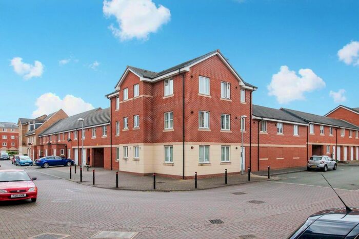 2 Bedroom Flat To Rent In Padstow Road, Swindon, Wiltshire, SN2