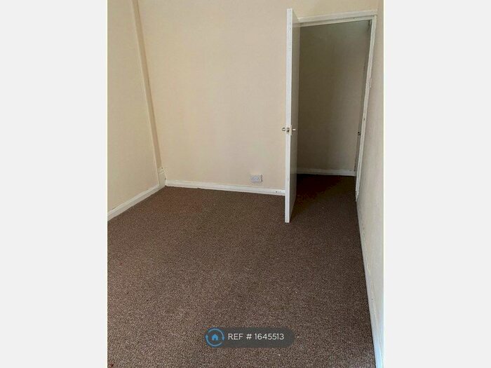 1 Bedroom Flat To Rent In Linnet Lane, Liverpool, L17