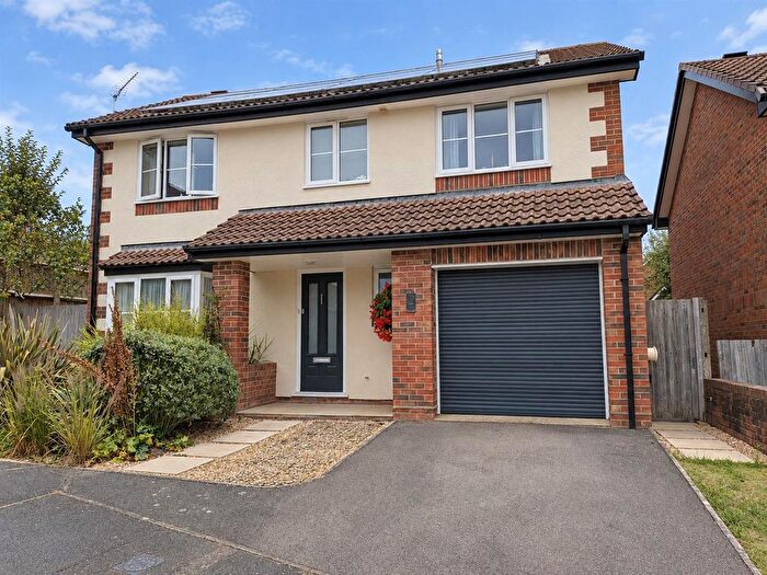 5 Bedroom Detached House For Sale In Roman Way, Uckfield, TN22