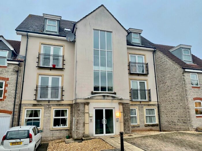 2 Bedroom Flat To Rent In Dragonfly Close, Kingswood, Bristol, BS15
