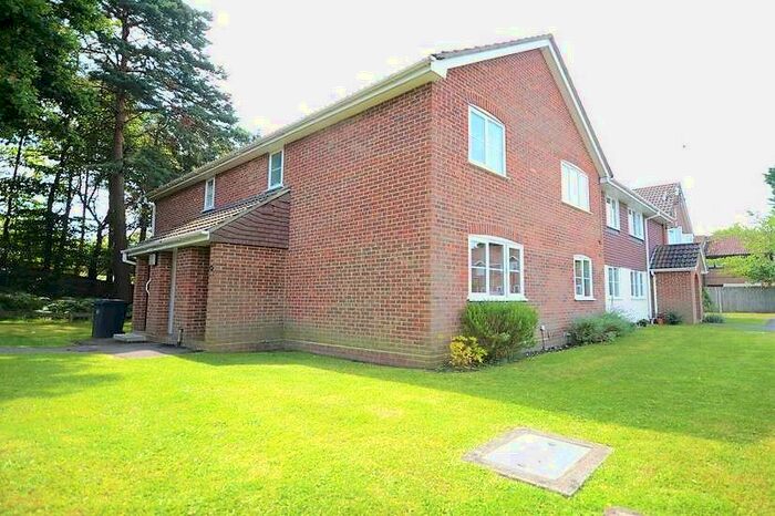 1 Bedroom Maisonette To Rent In Albert Road, Bagshot, GU19