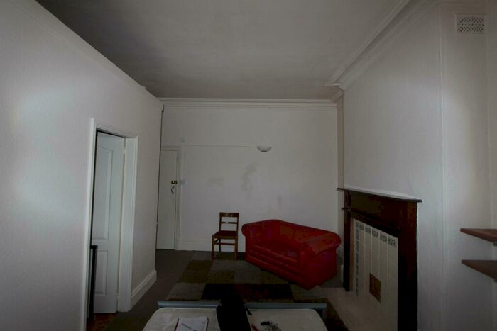 Studio To Rent In St James Terrace, Leicester, LE2