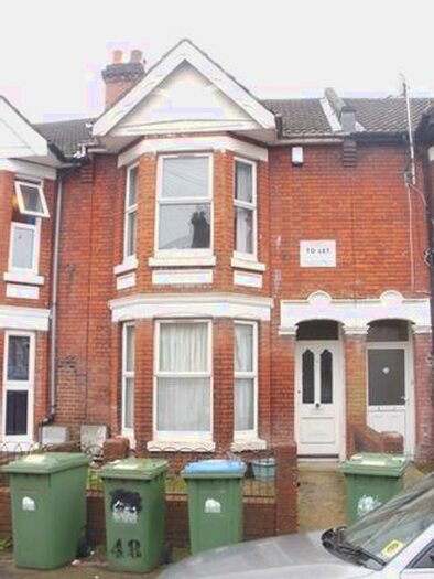 6 Bedroom Semi-Detached House To Rent In Shakespeare Avenue, Southampton, SO17