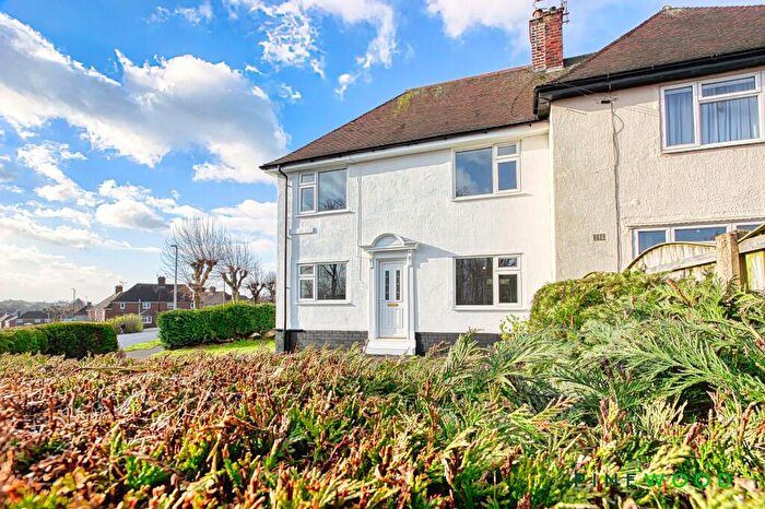 3 Bedroom Semi Detached House For Sale In Maynard Road Chesterfield Derbyshire, S40