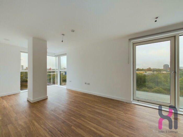 3 Bedroom Apartment To Rent In Pomona Strand, Manchester, Greater Manchester, M16