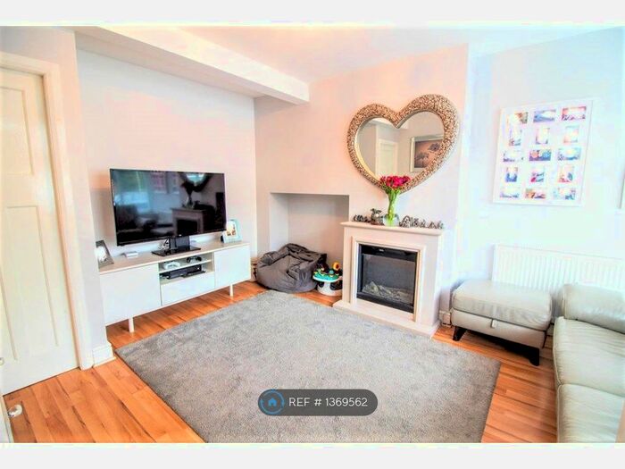 2 Bedroom Terraced House To Rent In Hampshire Road, Droylsden, Manchester, M43