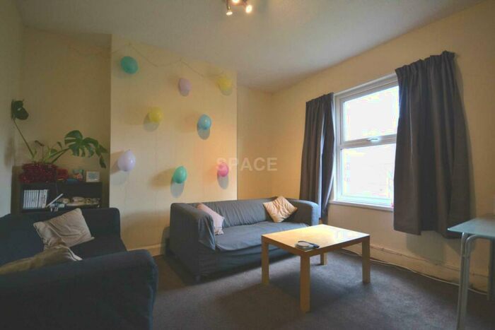 4 Bedroom Terraced House To Rent In Addington Road, Reading, Berkshire, RG1