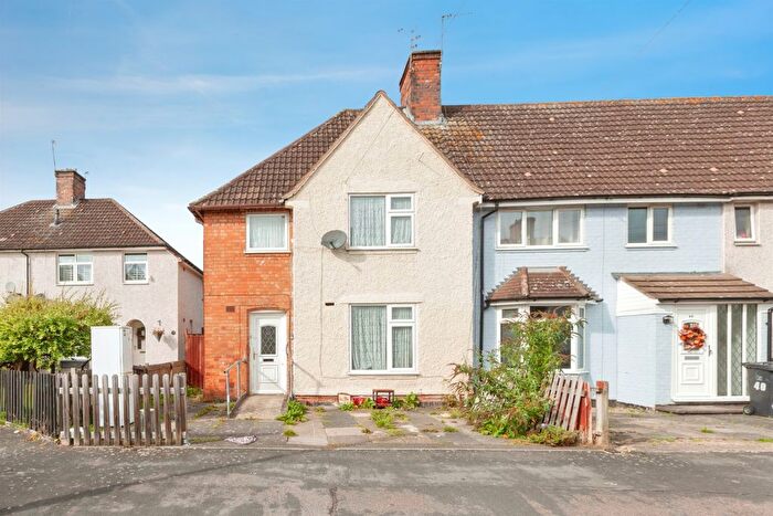 4 Bedroom End Of Terrace House For Sale In Hillary Place, Leicester, LE3