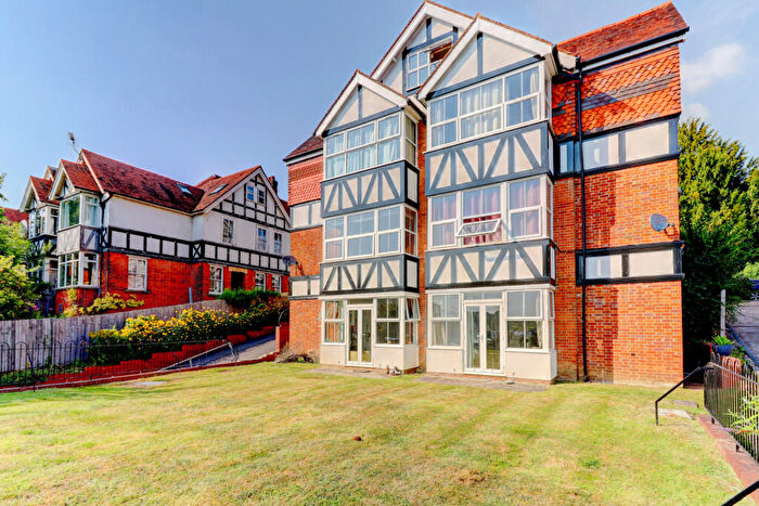 1 Bedroom Apartment For Sale In Priory Road, High Wycombe, Buckinghamshire, HP13