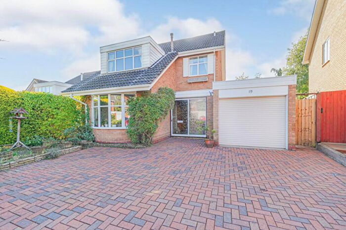 4 Bedroom Detached House For Sale In Trehern Close, Knowle, B93