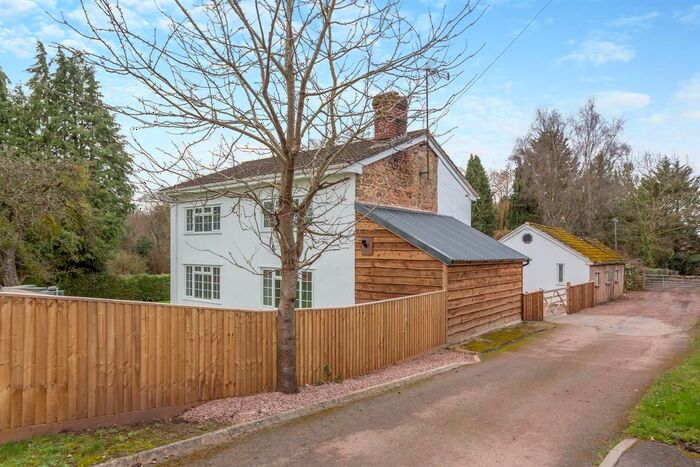 3 Bedroom Cottage To Rent In Birdwood, Gloucester, GL19