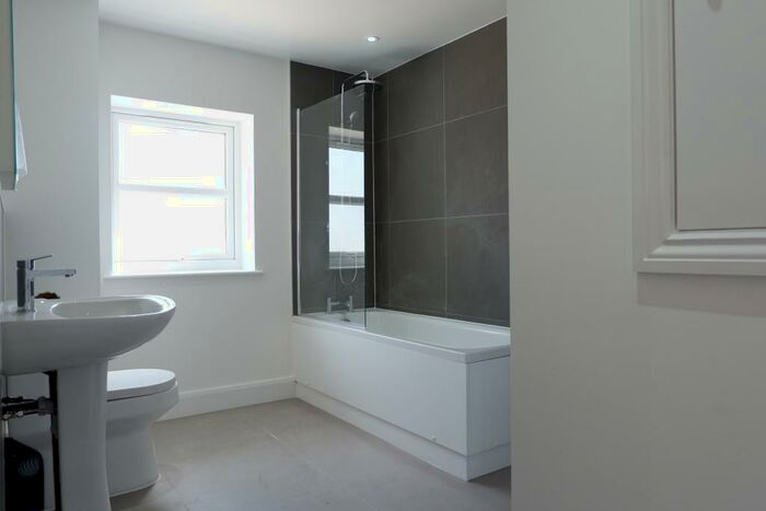 1 Bedroom Flat To Rent In Beecroft Way, Dunstable, LU6