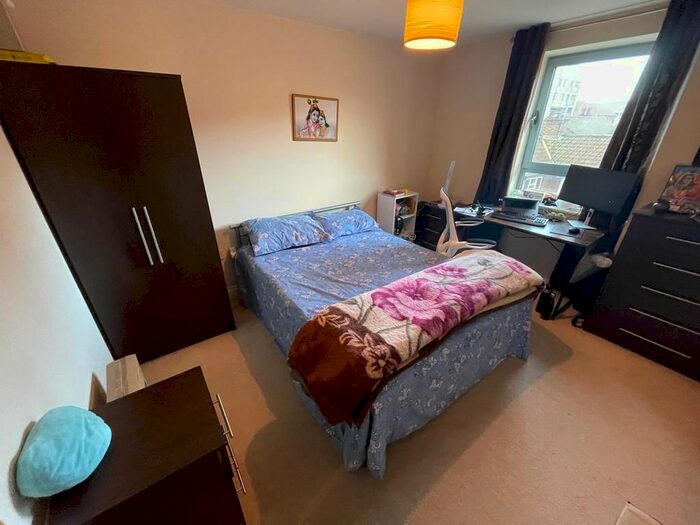 1 Bedroom Flat To Rent In Canal Street, Nottingham, NG1