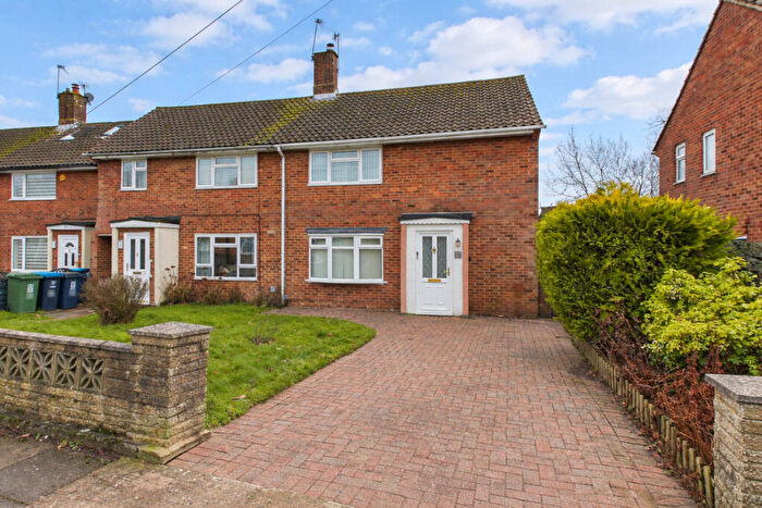 3 Bedroom End Of Terrace House For Sale In Hawthorn Lane, Hemel Hempstead, HP1