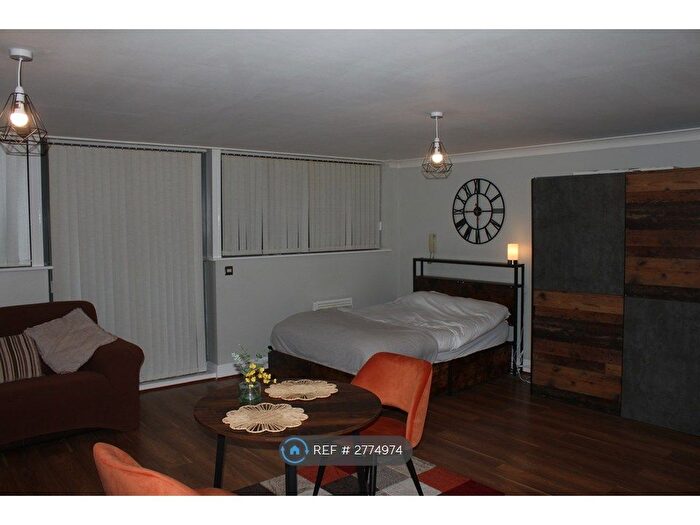 Studio To Rent In Francis Road, Birmingham, B16