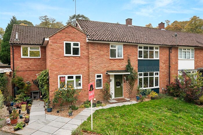 4 Bedroom End Terrace House For Sale In Bullbrook Drive, Bracknell, Berkshire, RG12
