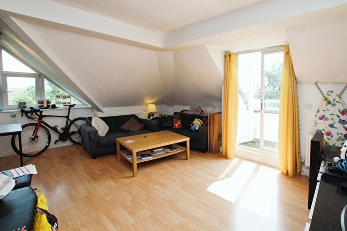 2 Bedroom Apartment To Rent In Newland Heights - St Andrews, BS7