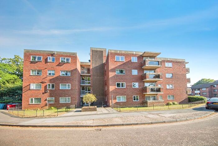 2 Bedroom Flat For Sale In Oakstead Close, Ipswich, Suffolk, IP4