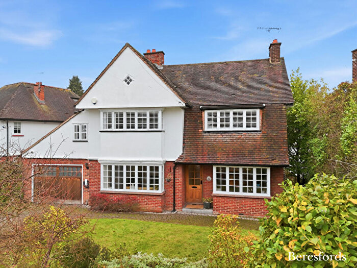 5 Bedroom Detached House For Sale In South Weald Road, Brentwood, CM14