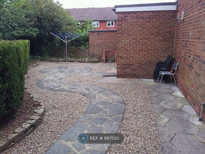 5 Bedroom Semi-Detached House To Rent In St. Johns Road, Guildford, GU2