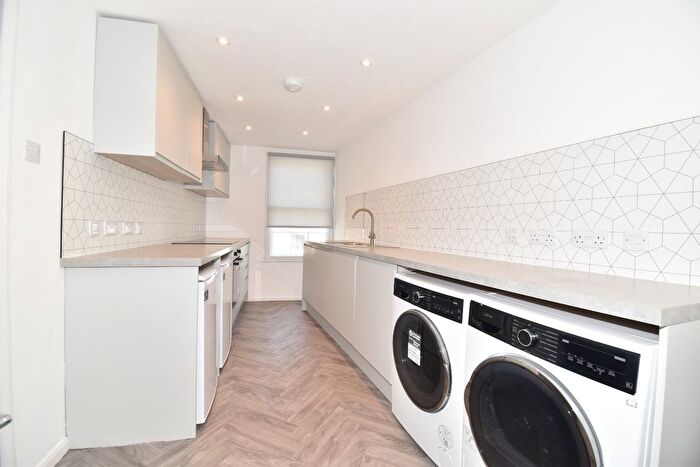 2 Bedroom Maisonette To Rent In Higher Market Street, Penryn, TR10