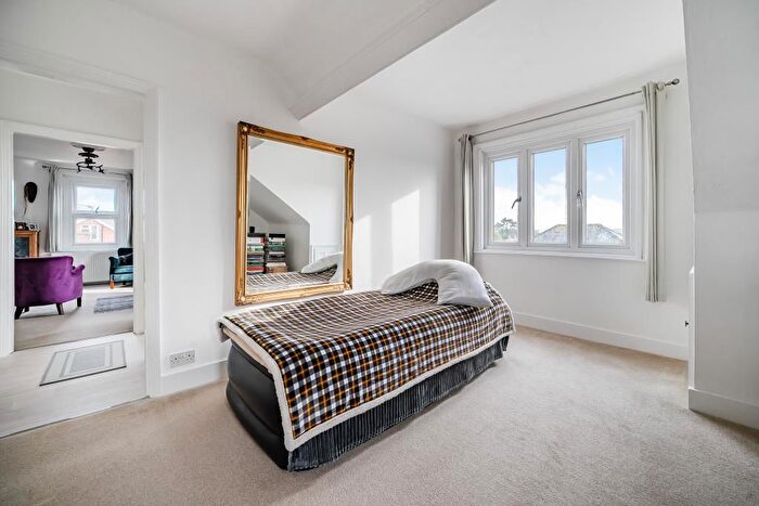 1 Bedroom Flat For Sale In Basingstoke, Hampshire, RG21