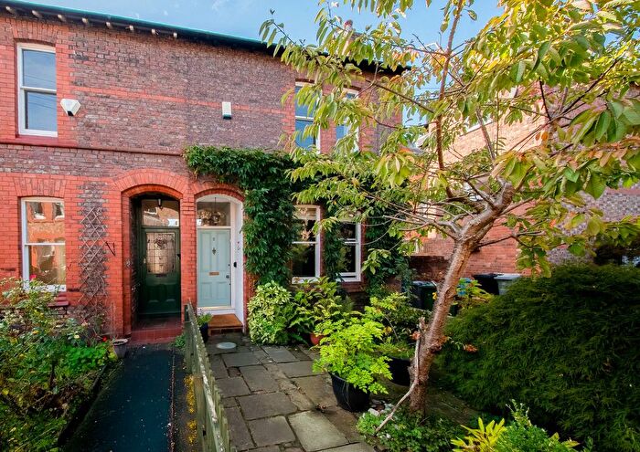 4 Bedroom Terraced House For Sale In Thorn Grove, Hale, WA15