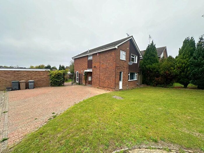 4 Bedroom Detached House To Rent In Old Bedford Road, Luton, LU2