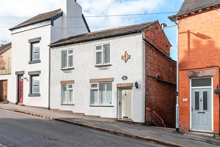 3 Bedroom Semi-Detached House For Sale In Hillside, Castle Donington, Derby, DE74