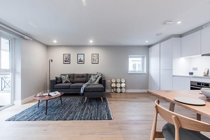 1 Bedroom Flat To Rent In Pavilion Court, NW3