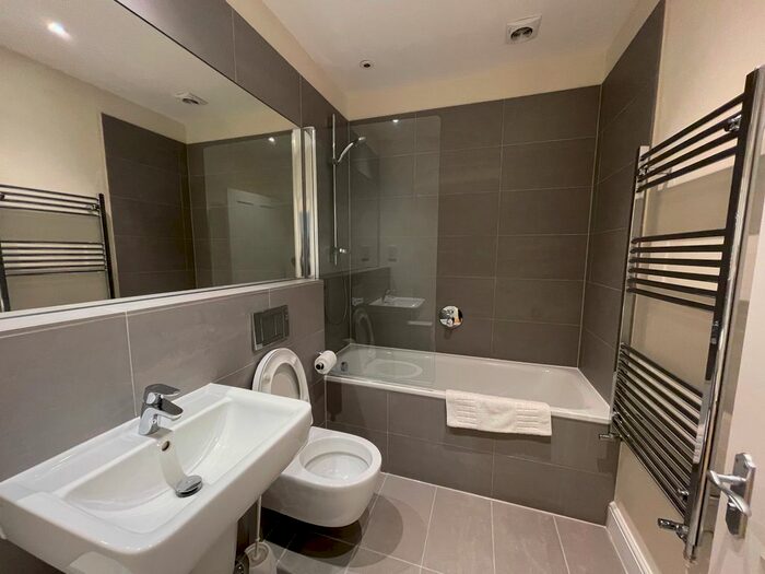 1 Bedroom Flat To Rent In Hamlet Gardens, Hammersmith, London, W6