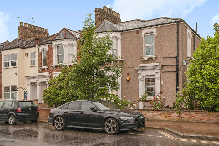 1 Bedroom Flat For Sale In Ivydale Road, Nunhead, SE15