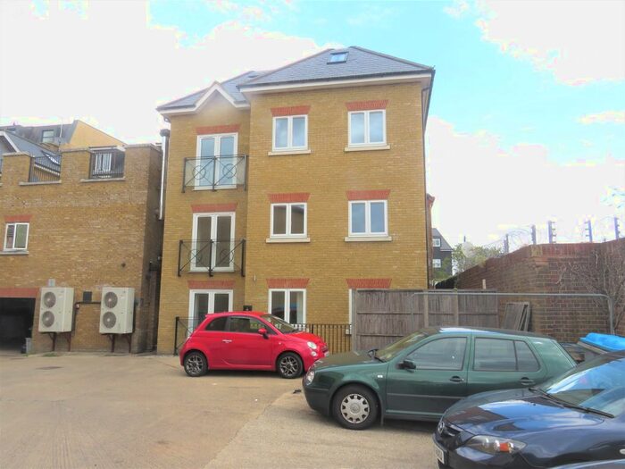 2 Bedroom Flat To Rent In Brewery Road, Hoddesdon, EN11