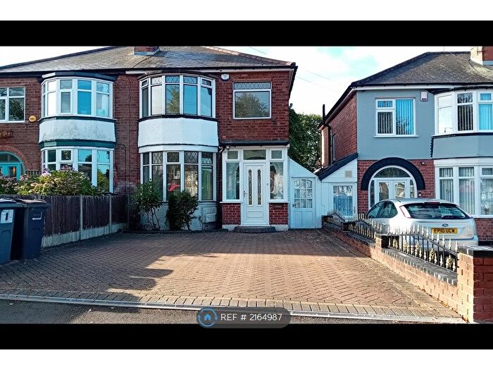 3 Bedroom Semi-Detached House To Rent In Ridgacre Road, Quinton, Birmingham, B32