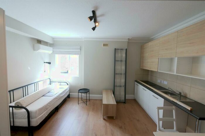 Studio To Rent In High Road, South Woodford, IG8