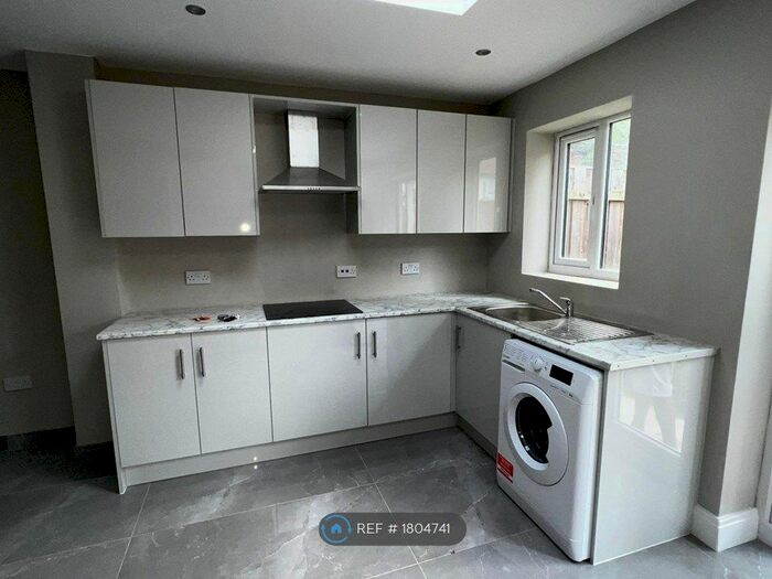 3 Bedroom Terraced House To Rent In Deansbrook Road, Edgware, HA8