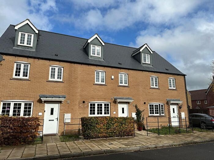 4 Bedroom Terraced House To Rent In Epsom Way, Bicester, OX26