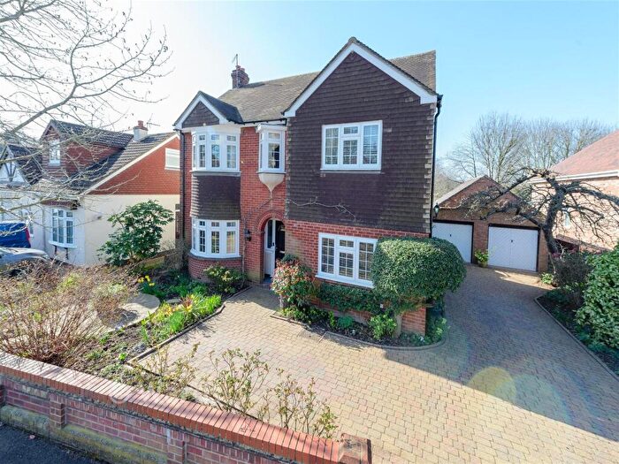 5 Bedroom Detached House For Sale In Bredhurst Road, Wigmore, Gillingham, Kent, ME8