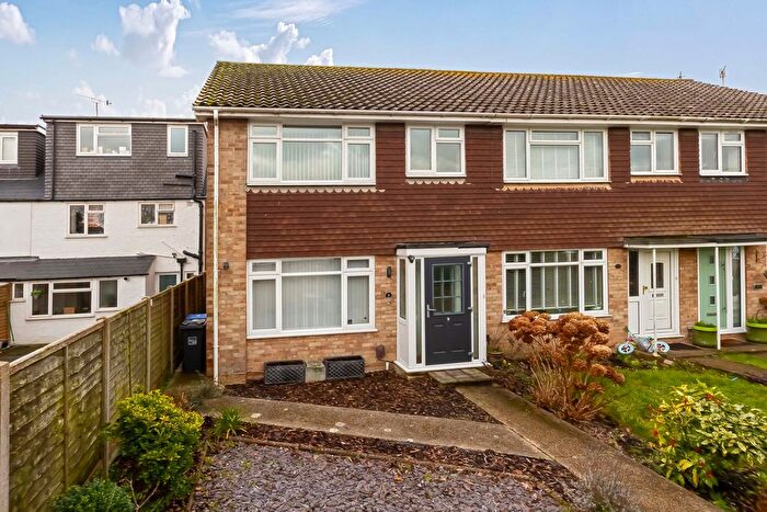 3 Bedroom End Terrace House For Sale In Orchard Close, Shoreham-By-Sea, BN43