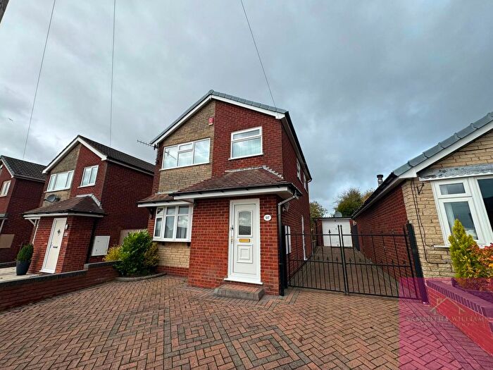 3 Bedroom Detached House To Rent In Derek Drive, Stoke-On-Trent, Staffordshire, ST1