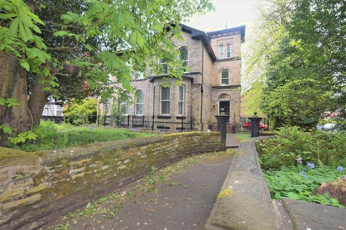 2 Bedroom Flat To Rent In Heaton Moor Road, Heaton Moor, Stockport, SK4