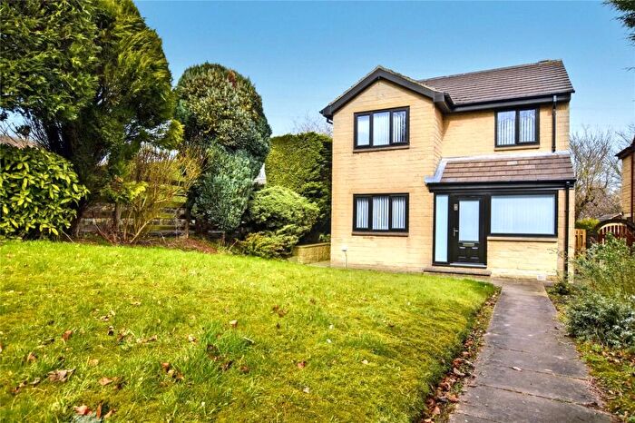 4 Bedroom Detached House To Rent In Dewsbury Road, Gomersal, Cleckheaton, West Yorkshire, BD19